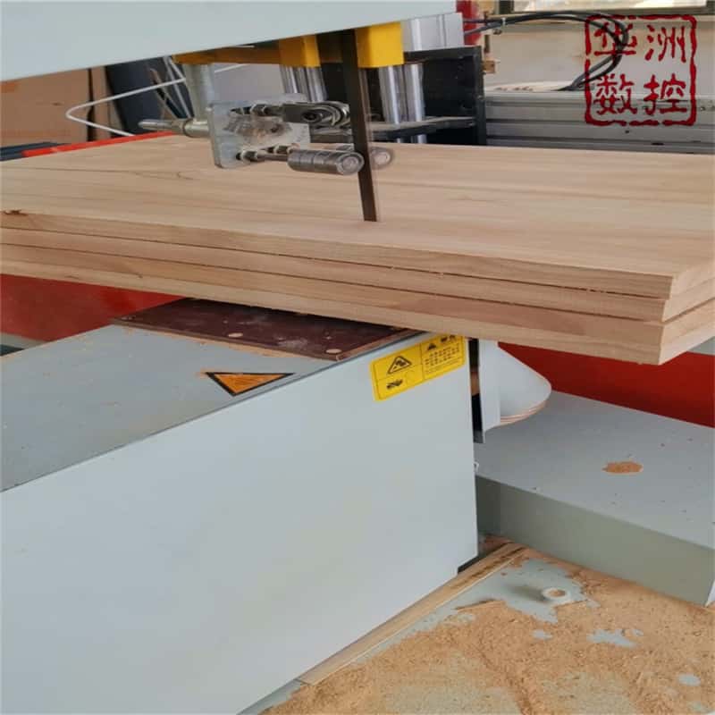 華洲數控木工數控帶鋸機為什么能適應各種產品的切割3.jpg